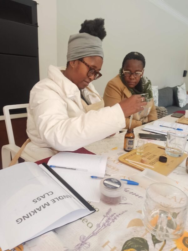 Candle Making Workshop November 2023 - Image 4